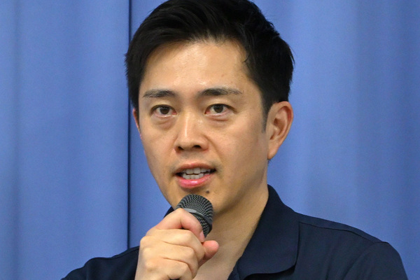 「差し出す気はございません」吉村知事の「政治家に向いている人」実名告白にファン反発