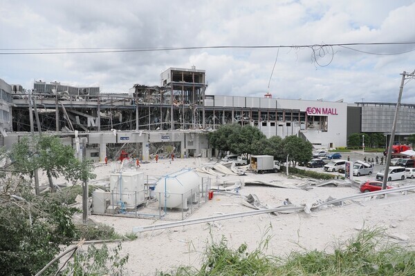 【イオンモール爆発】マッハ越え衝撃波「爆轟」に匹敵…専門家が明かす“真の危険地帯”