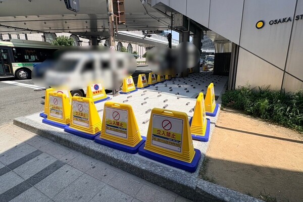 「性格の悪さが滲み出てる」大阪駅“排除アート”騒動にネット紛糾　大阪市会議員は「立ち入りを抑止する目的」と説明も…管理者が明かした“苦しい事情”