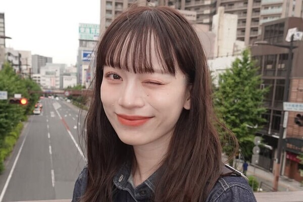 「涙出ました」サッカー日本代表のモデル妻　「ワンオペ育児」発信が物議も…夫・上田綺世が綴った“声明“に反響続々