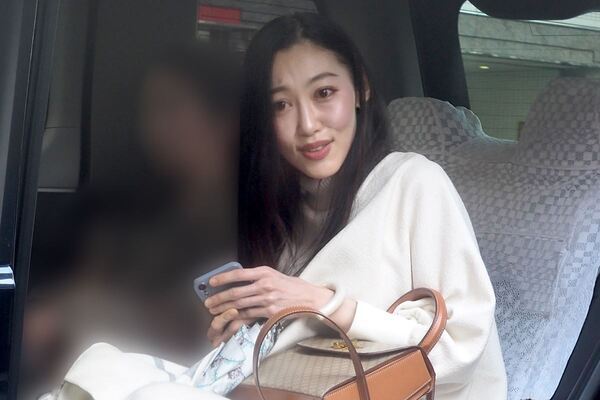 「絵画かと思いました」“元夫は羽生結弦”女性バイオリニスト　HP開設で披露した“エレガント近影”…“105日離婚”乗り越え本格化させるアーティスト活動