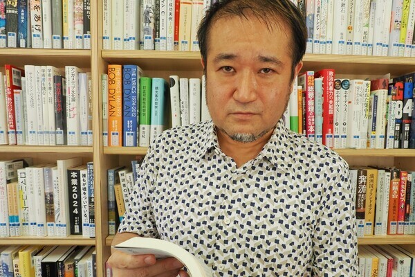 哲学者・東浩紀が提言「ボケていられる日常こそ尊い」谷崎潤一郎に学ぶ戦争への抗い方