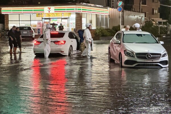 「ドアが開かなかったら命はなかった…」千葉豪雨で相次いだ“車水没”の恐怖…道路冠水時に“絶対にしてはいけないコト”