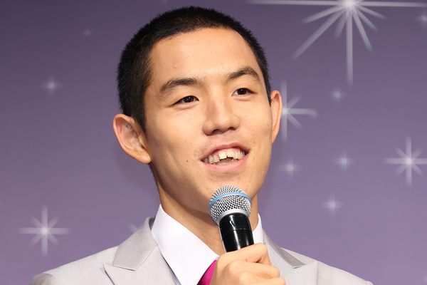 「酔うとボディタッチが増える…」四千頭身・都築拓紀　痴漢疑いで書類送検前から囁かれていた“港区男子な素顔”と“悪評”