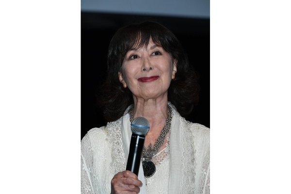 逝去した岸惠子さんが生涯忘れられなかった鶴田浩二さんとのロマンス…叶わなかった恋から50年後に始まった“息子”との交流