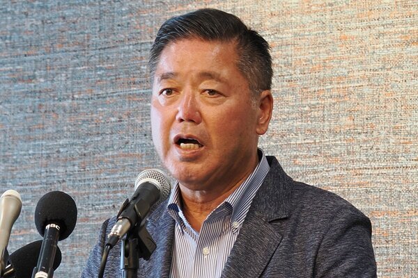 「怖いよ…」沖縄県知事選　出馬取りやめの下地氏が古謝氏への支援呼びかけ「土下座」でSNS衝撃…1カ月前は「古謝氏の立候補は沖縄にとって不幸」と猛批判からの“豹変”