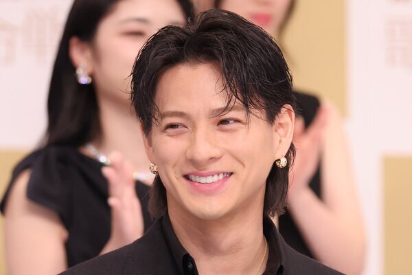 《2400万円超腕時計を着用》平野紫耀　弟の初ソロライブに送っていた“庶民的なもの”