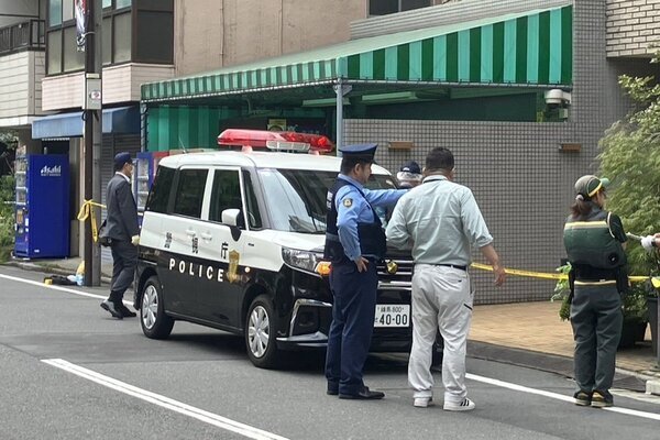 東京・北区で女が男性2人刺し現行犯逮捕「『刺された、警察を』と男性が」110番通報者が語る緊迫現場