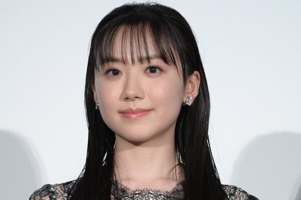 芦田愛菜『薬屋のひとりごと』主演決定で指摘される“皇室との縁”、両陛下とは「意外な共通点」も