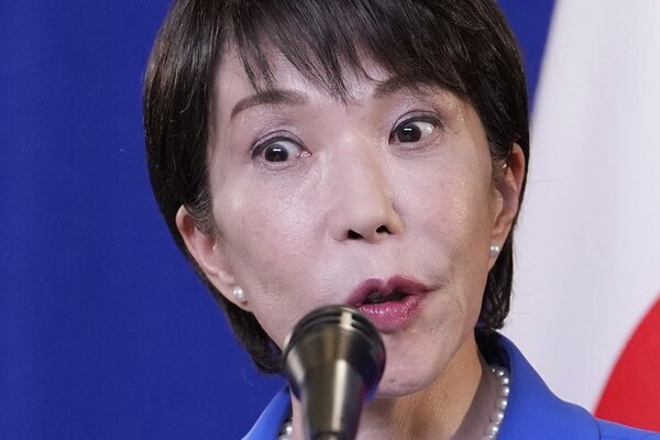 「すごい印象操作」高市首相　内閣広報官のトランプ大統領との“合成2ショット”が物議…広報予算が激増で消えない広報への疑念