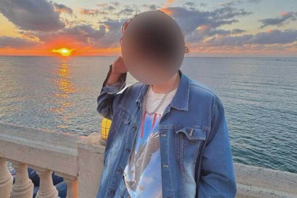 「やっと捕まったか」野球選手につきまとい＆脅迫で逮捕の男（26）インスタに本田圭祐、ジョニー・デップ、さんまとの写真が…関係者が語る“サインおねだり男”の正体