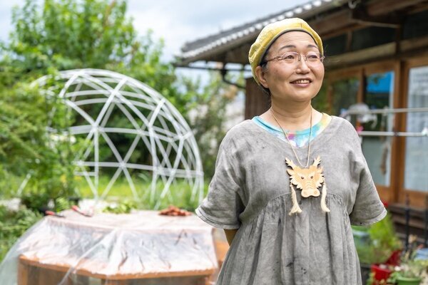 《31年間、1日1杯の青汁だけ》63歳“スモールイーター”の女性　21歳で「余命5年」の宣告…難病を乗り越え、現在は「20年前から＋13kg」