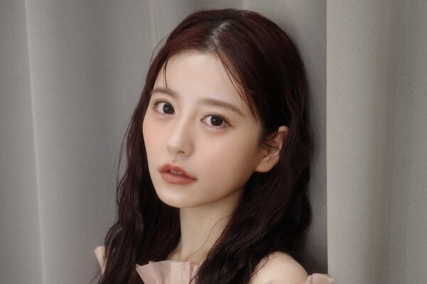 「痛そうすぎる」紅白出場売れっ子アイドル　“満身創痍のテーピング”姿にファン騒然…股関節の痛みでリハビリ、メンバーが体調不良で休養も