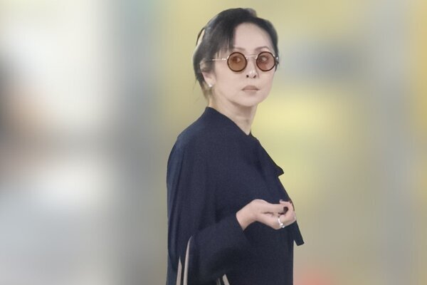 《“キス写真”の元不倫相手とも交際継続》元朝ドラヒロイン　新連ドラで見せた“しっかりアイライン”の「厚塗りメイク」に反響