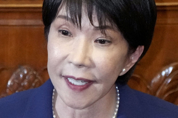 「疑惑を晴らせないなら辞職すべき」芥川賞作家　高市首相の“言い訳”を痛烈批判「嘘の経歴」「あまりにも幼稚」苦言の数々
