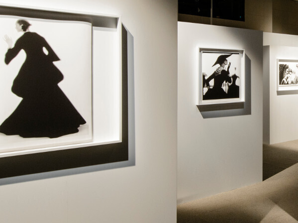 伝説のファッション写真家 リリアン・バスマンの個展、 銀座シャネルで開催