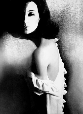 伝説のファッション写真家 リリアン・バスマンの個展、 銀座シャネルで開催