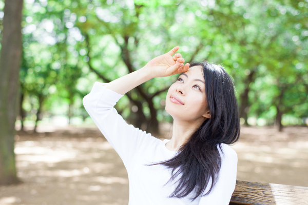 紫外線に負けない！肌に負担をかけない大人のUVケア