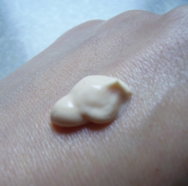 朝のお手入れで、美肌とうるおいを夕方までキープ