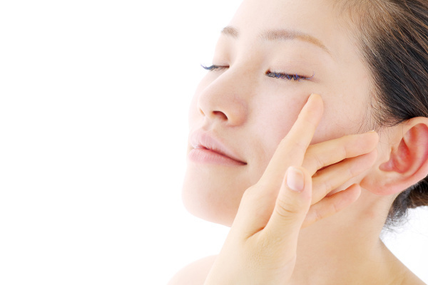 乾燥性敏感肌に嬉しい、潤いを与えてくれるBB