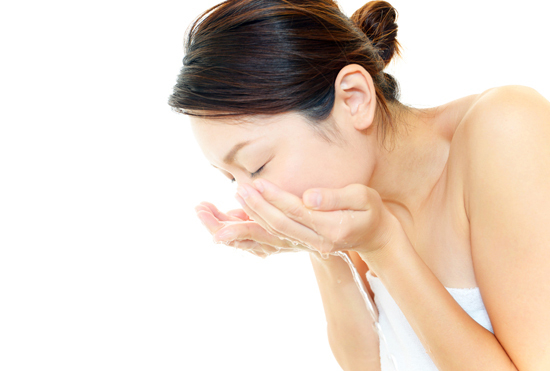 老け肌と若い肌の分かれ目は、 メイク の落し方にアリ！