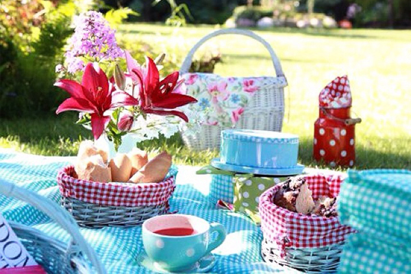 屋外で楽しむ！ 大人な“ピクニック女子会”が今ブーム