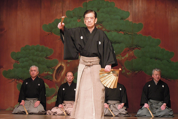 日本の伝統美、能　- 幽玄な世界に触れる至福のひととき -