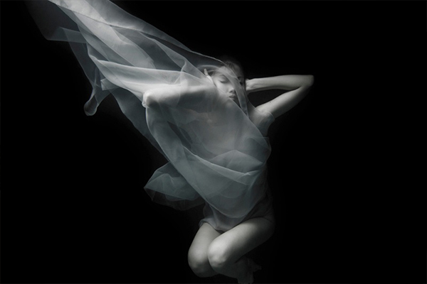 写真集が与えてくれる悦楽と深淵