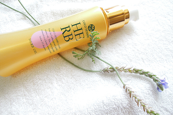 有機ゴマの“酵素パワー”が詰まった、天然ハーブオイル