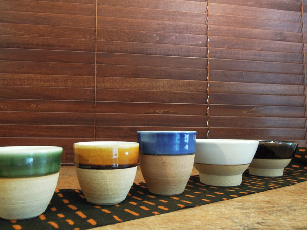 ぬくもりある民芸の器で、彩る秋の食卓