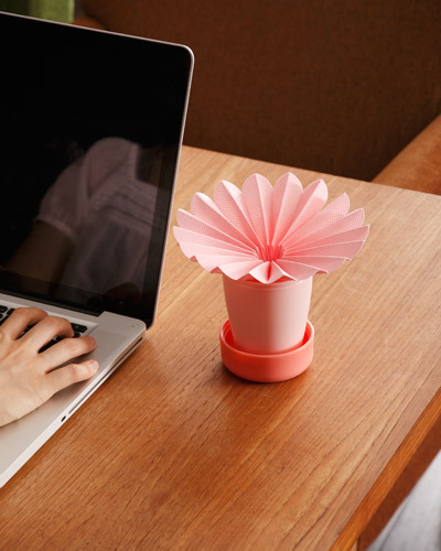 パーソナル加湿器で集中保湿！「デスク美容」のすすめ