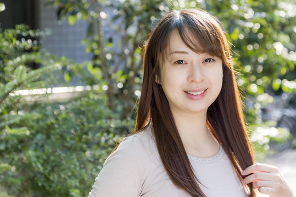 頭皮の血行ケアで艶髪に！　冬の髪トラブルを防ぐ方法