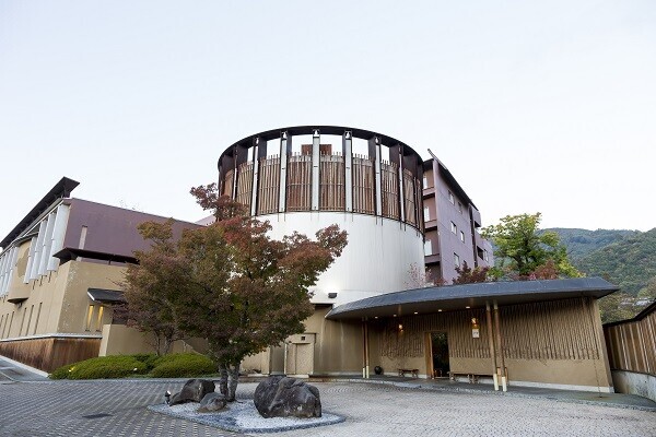 伝統とアートを感じる宿。「星野リゾート　界 松本」 　～アートを旅する街、松本