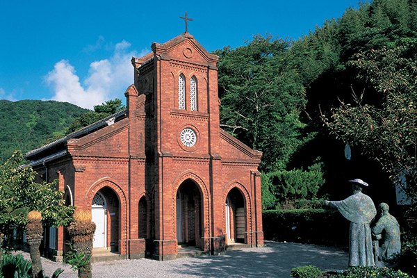 教会巡りと椿オイルで癒される　長崎・五島列島への旅