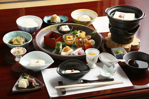 京都 嵐山を巡る、大人の恋旅