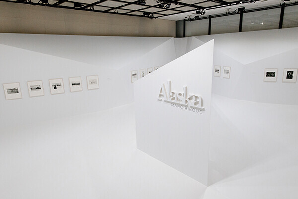 日本初公開！シャネル・ネクサス・ホールで「Alaska マルク リブー 写真展」が開催