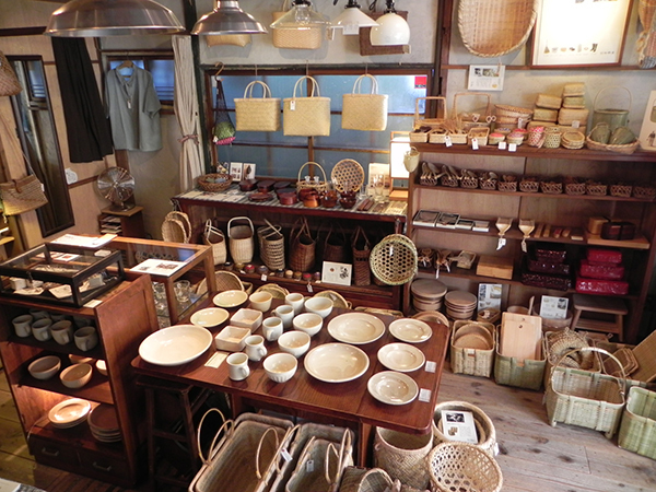 使い込むほどに味が出る「荒物雑貨」の魅力とは