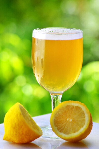 楽しい乾杯に！レモン＆ビールテイストの新ドリンク「ラドラー」とは？