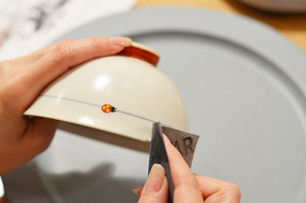 超簡単な新手法の“金継ぎ”で器を生き返らせる