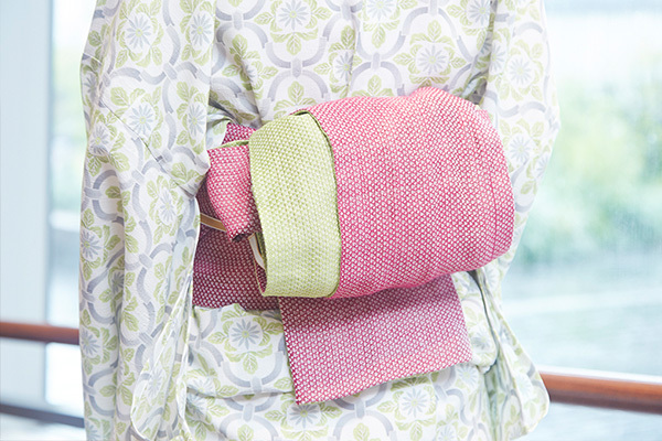 着物風に着こなしたい、大人女子のゆかた術