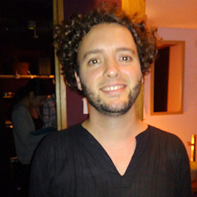 「シエスタ」で癒されよう。ギターとピアノで奏でる、優しいBGM 3選