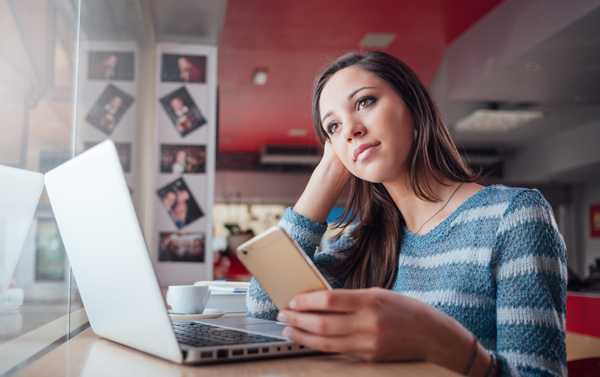 周囲と上手くコミュニケーションが取れていない…と感じたら、取り入れるべき「色」とは？