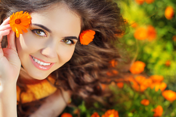 周囲と上手くコミュニケーションが取れていない…と感じたら、取り入れるべき「色」とは？