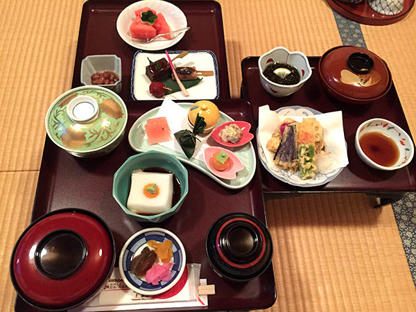 高野山を旅する　宿坊ステイで自分に向き合う旅