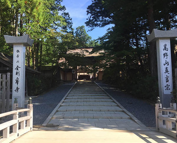 高野山を旅する　宿坊ステイで自分に向き合う旅