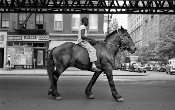 ミステリアスな魅力に満ちた、奇跡のアート・ドキュメンタリー映画 「ヴィヴィアン・マイヤーを探して」