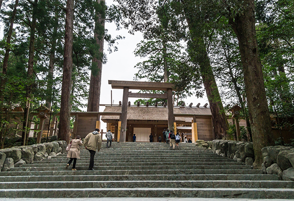 エネルギーをチャージ！ 1泊2日で行く、由緒ある神社巡り