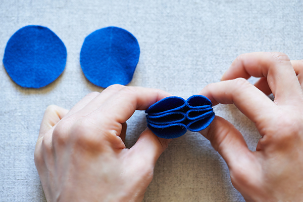 インテリアにも温もりを。ふわモコ感が愛らしい、簡単フェルトオーナメント