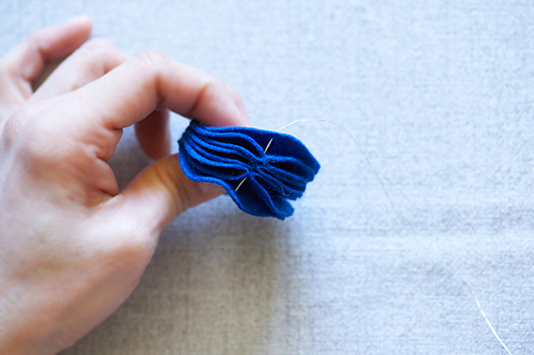 インテリアにも温もりを。ふわモコ感が愛らしい、簡単フェルトオーナメント