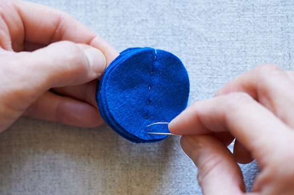 インテリアにも温もりを。ふわモコ感が愛らしい、簡単フェルトオーナメント